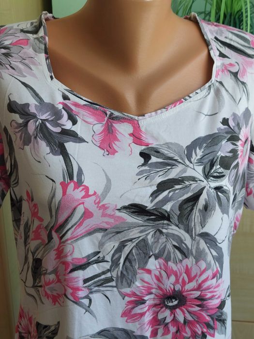 Тънки летни блузи с къс ръкав