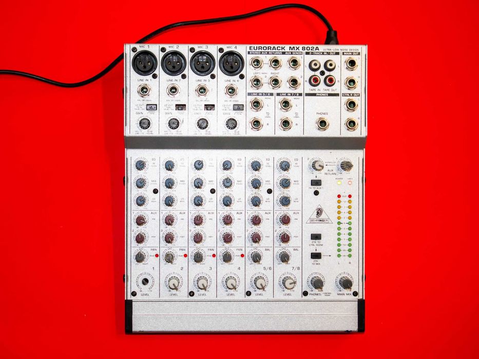 Behringer Eurorack MX802A 8-канален аудио миксер употребяван, работещ