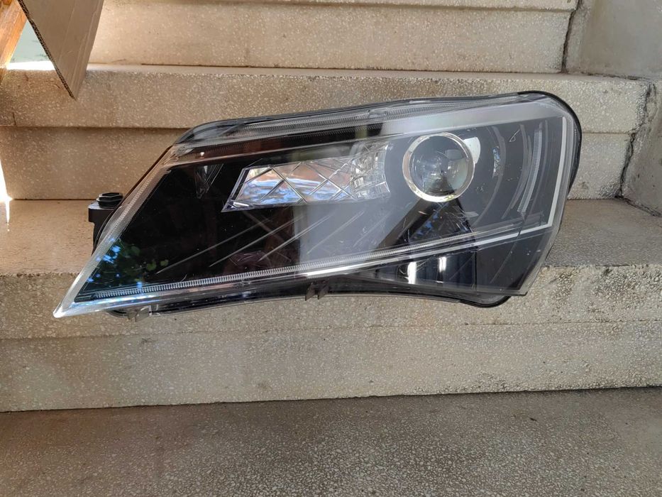 Фар Skoda Superb Bi-Xenon LED ляв / Фар Шкода Суперб Оригинален