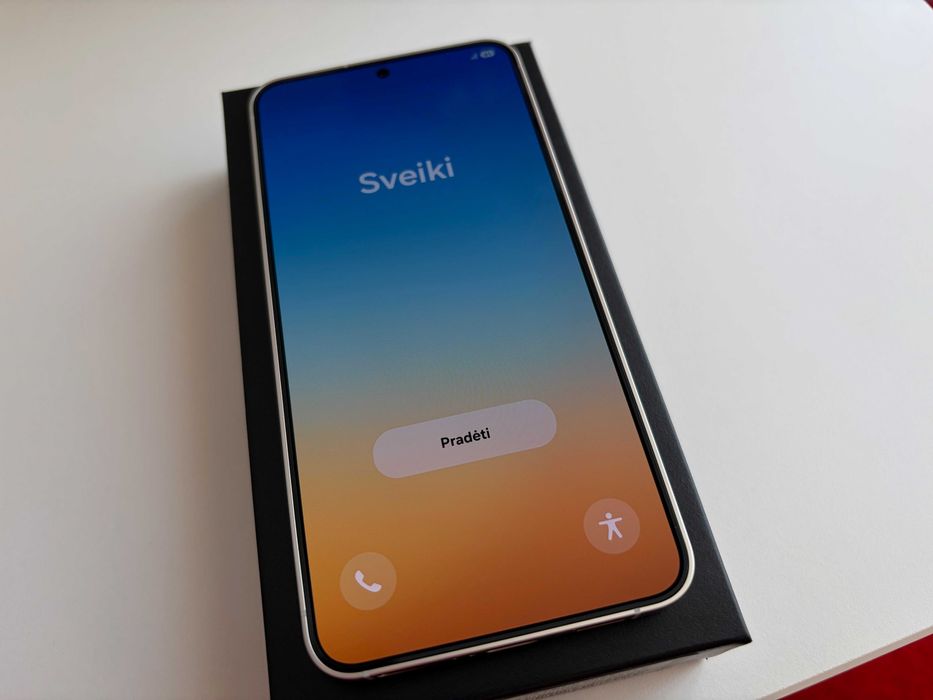 Samsung Galaxy S24 - 128 GB - като нов