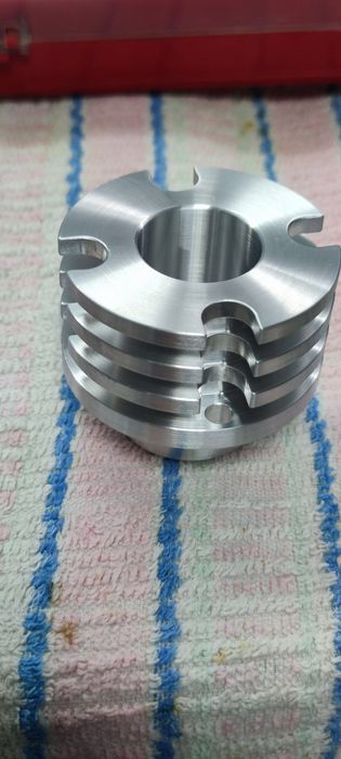 ПРЕЦИЗНИ стругарски, фрезови и шлосерски услуги