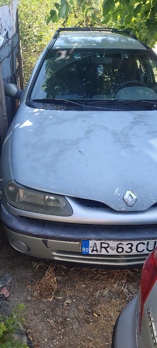 Vand  Renault Laguna 1.6 benzina