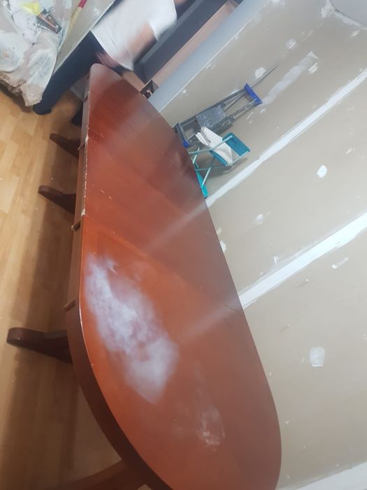 Стол для гостей. Хороший и качественный