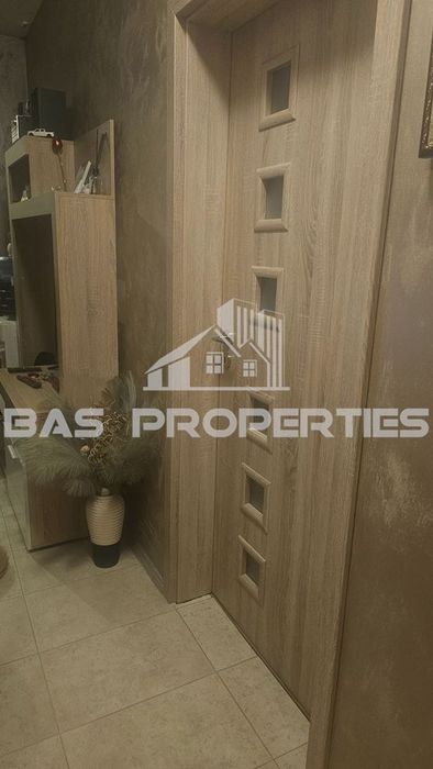 Продава се Тристаен апартамент в София, Разсадника - 65 кв.м за 1726 €/кв.м - Снимка #2