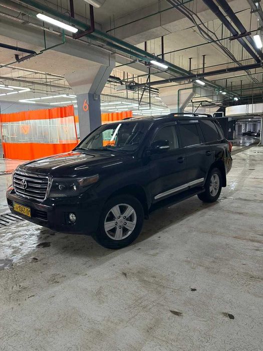 Автомобили Land Cruiser 200