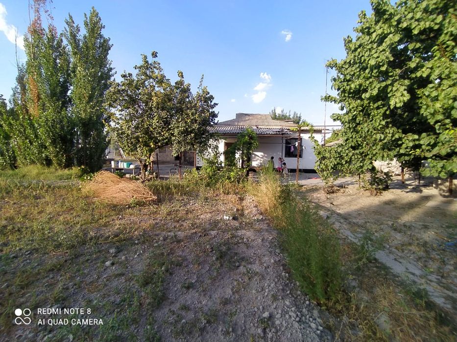 Ховли уй сотилади