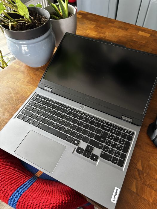Laptop Gaming Lenovo LOQ 15 ARP9