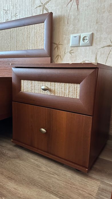 Кровать 160*200 б/у с тумбочками