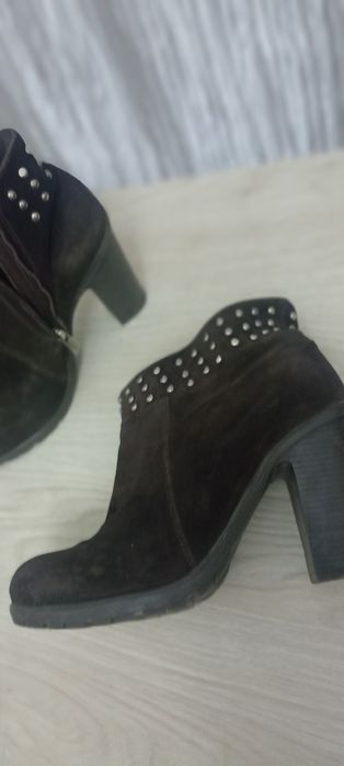 Ботильоны-казаки замшевые