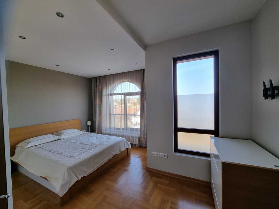 Дава се под наем Къща в Банкя - 319 кв.м за 1750 € - Снимка #4