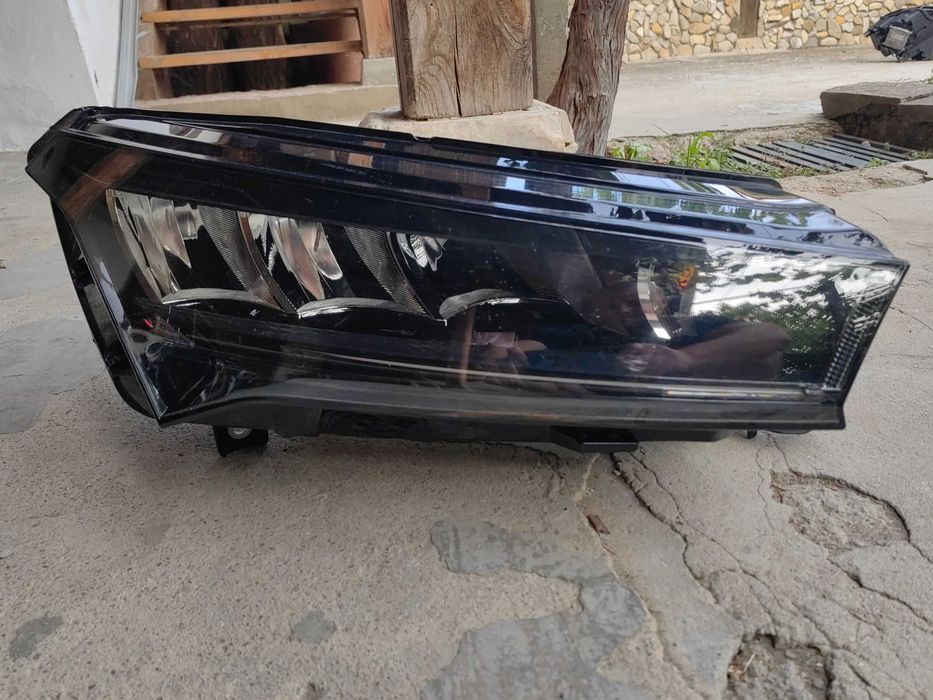 Фар Skoda Enyaq LED десен Оригинален