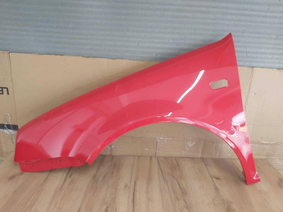 Aripa Fata Stanga VW Golf 4/IV 1998-2004 (LP3G (Rosu))