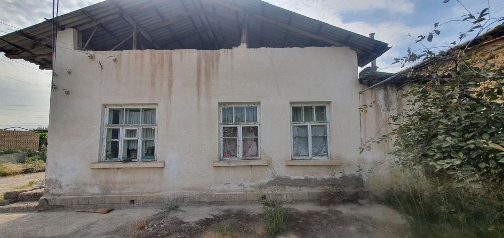 Продам дом срочно  13 соток+2 самозахват.15 соток. Джумабазар центр