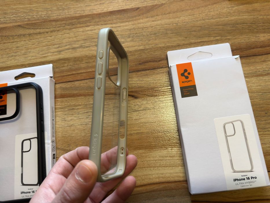 Spigen калъфи/Iphone 16pro