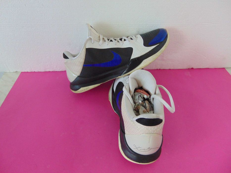 Nike Kobe V 5 ID White Blue номер 45 Оригинални кецове