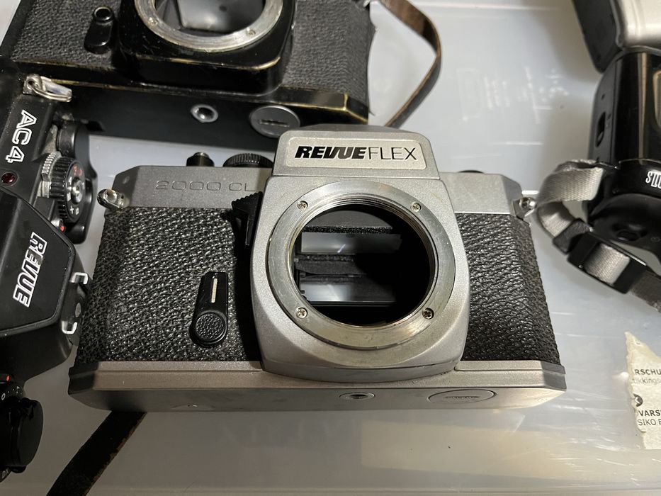 Aparat foto de colectie Revueflex pe film (Body)