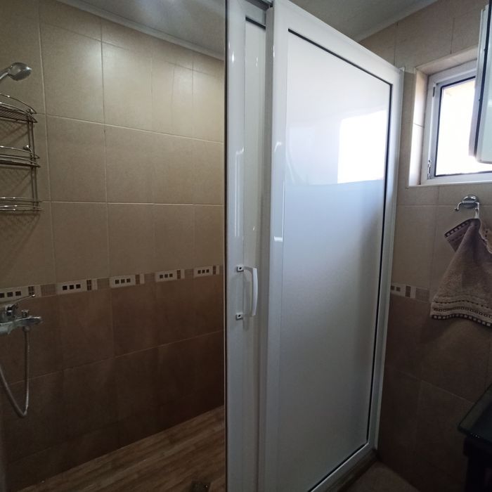 Агенция Селект предлага разкошен,светъл четиристаен апартамент,монолит