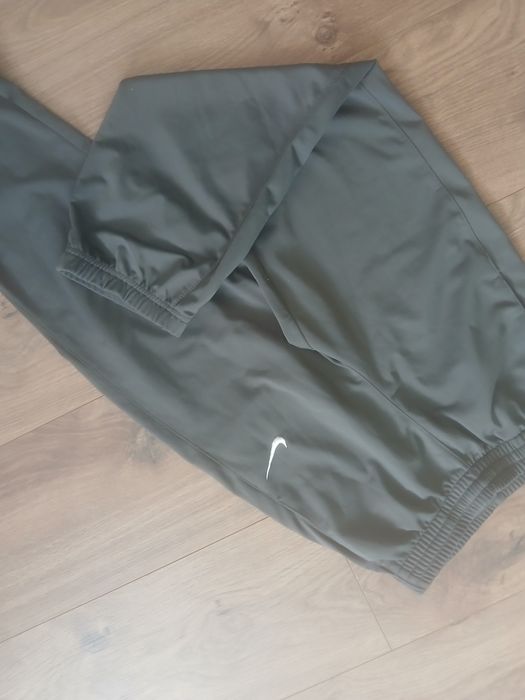 Оригинални Nike в перфектно състояние.