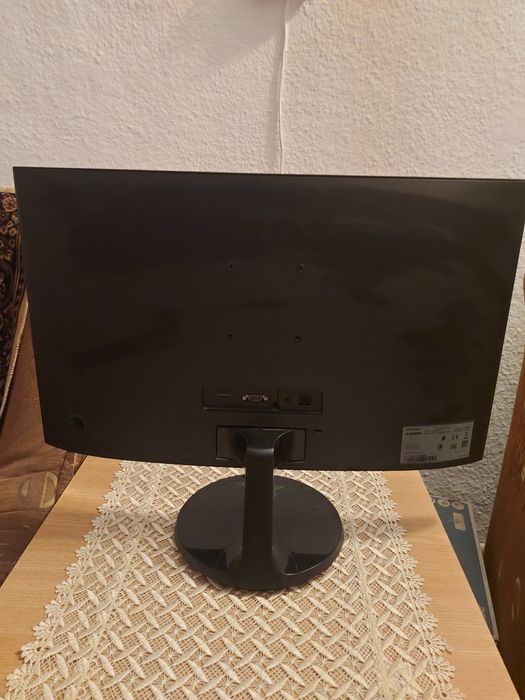 Monitor curbat Samsung 24"