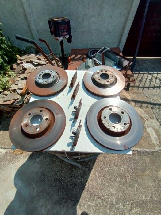 спирачни дискове с накладки VOLVO V70 ,60