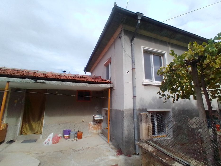 Продава се Къща в с. Каравелово, Област Пловдив - 534 кв.м за 53 €/кв.м - Снимка #3