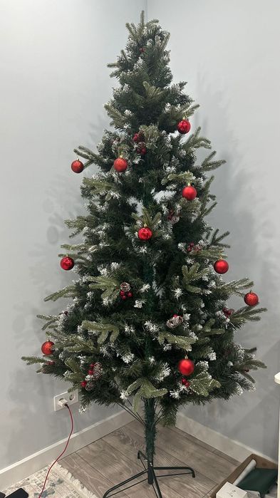 Продам елку высота 2,3 м