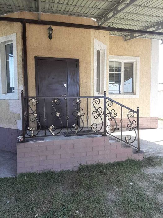 Продам двухэтажный дом