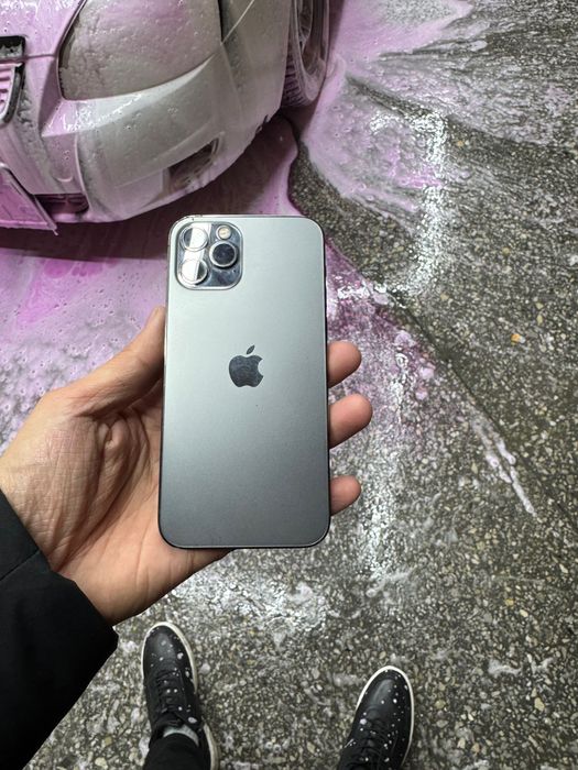 Продам iPhone 12 Pro айфон 12 про