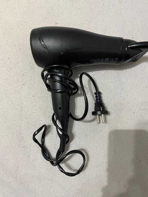 Uscător de păr Remington D3010 – ca nou