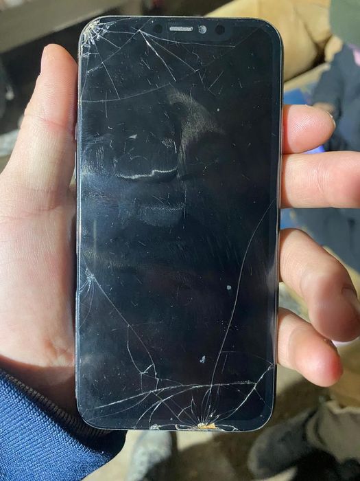 Iphone 11 pro  без гарантия