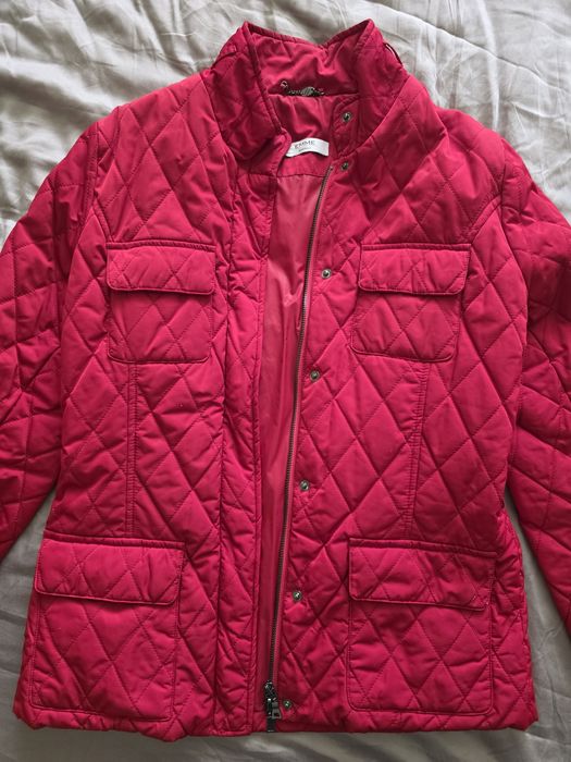 Продаю куртку женскую