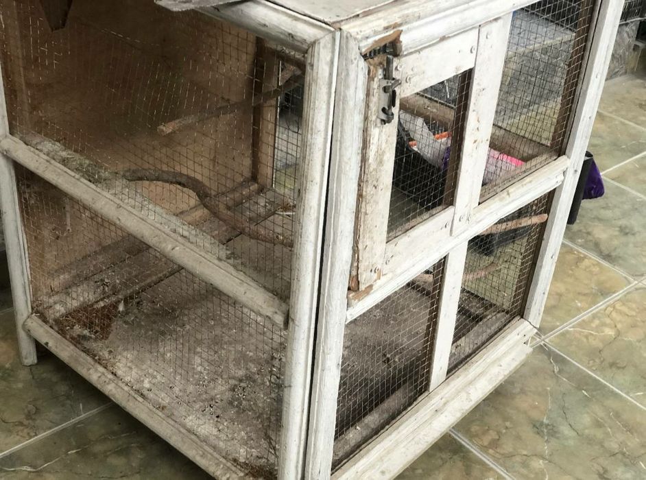 Kletka sotiladi papugaylar uchun