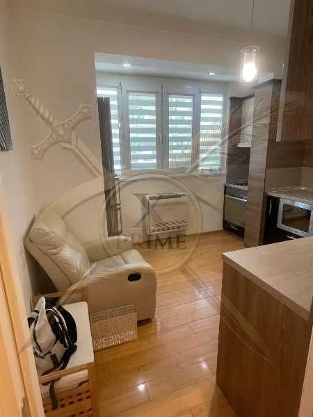 Тристаен апартамент във Възраждане 3! 21915202