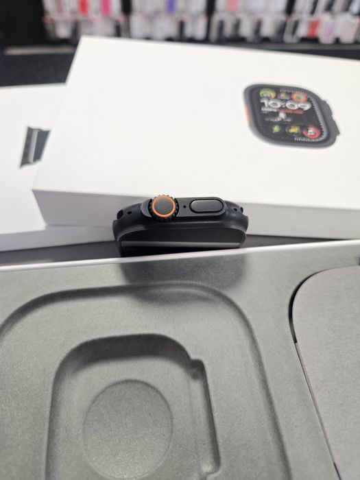 Apple Watch Ultra 2 / Black/Natural / Ocean Band/Orange / DeluxGSM