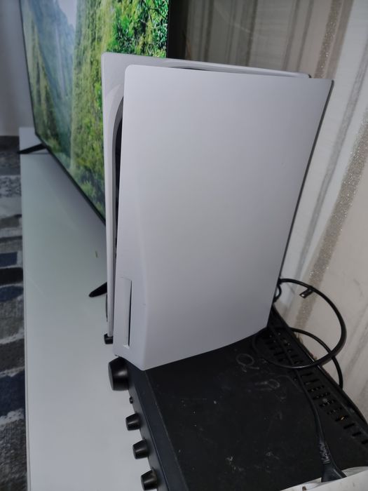 Vând PlayStation 5  Digital