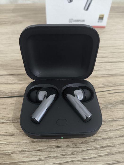 Продам Oneplus buds 3