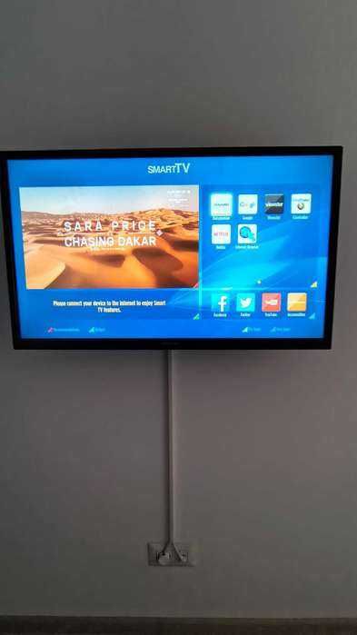 Televizor Smart Hitachi ,