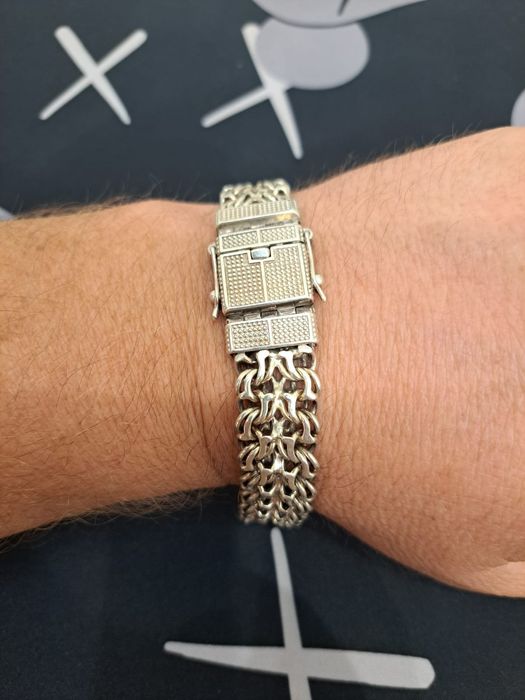 Продам серебряный браслет
