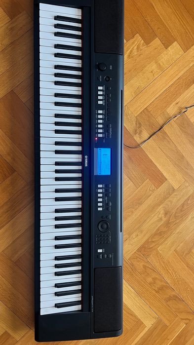 Pian digital Yamaha Piaggero NP V60