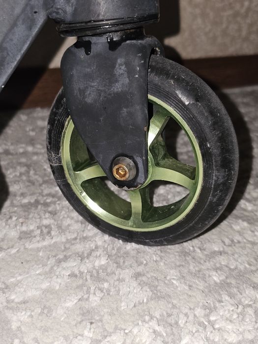 Продам самокат трюковой