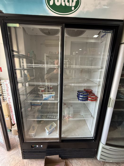 Хладилна двойна витрина