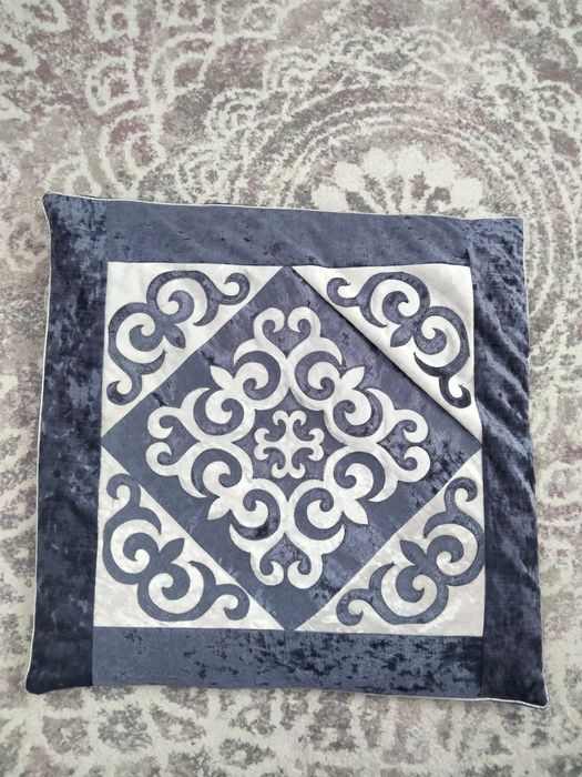 Көрпе сатылады 6000 тг 1 дана