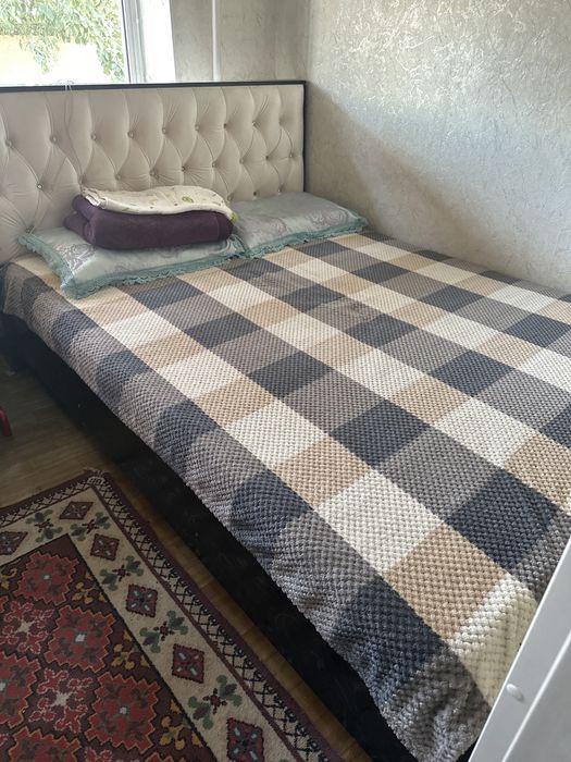 Продам спальный гарнитур