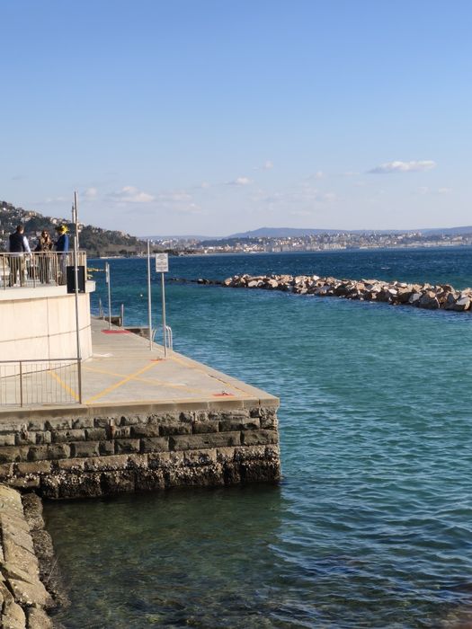 Vând Apartament cu două camere et 4 din 6 cu lift MIOVENI.