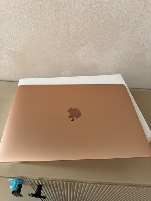 MacBook Air 13 / M1 / 8 GB / 256 GB / 93%