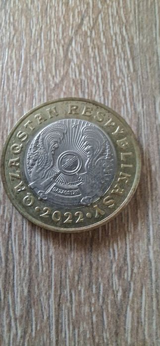 Продам монеты 100,200,1000
