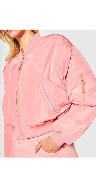 Яке  бомбър на Pepe Jeans x Dua Lipa