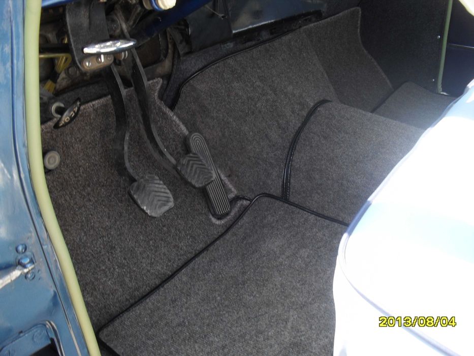 шикарный ретро-автомобиль