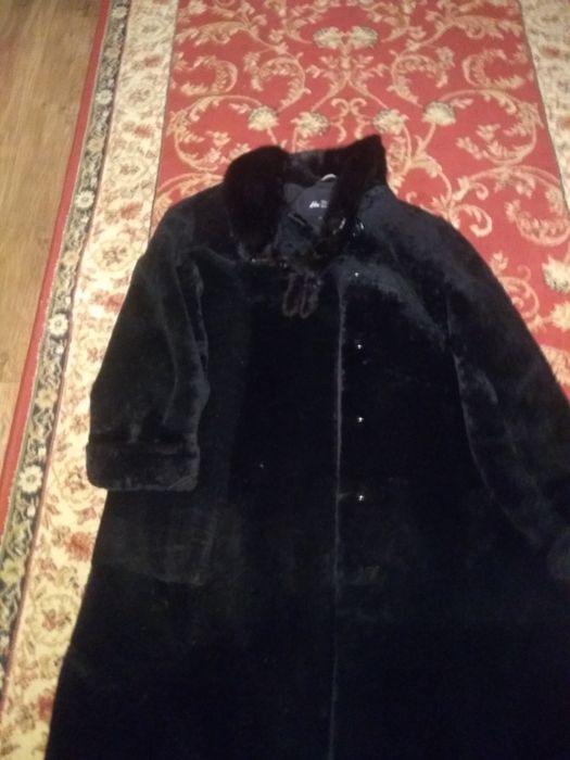 Продается  мутоновая шуба .