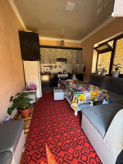 Qorasuvda 3,5 sotix hovli srochna sotiladiiii